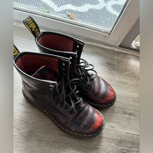 Beat up Dr. Marten cherry red  🍒